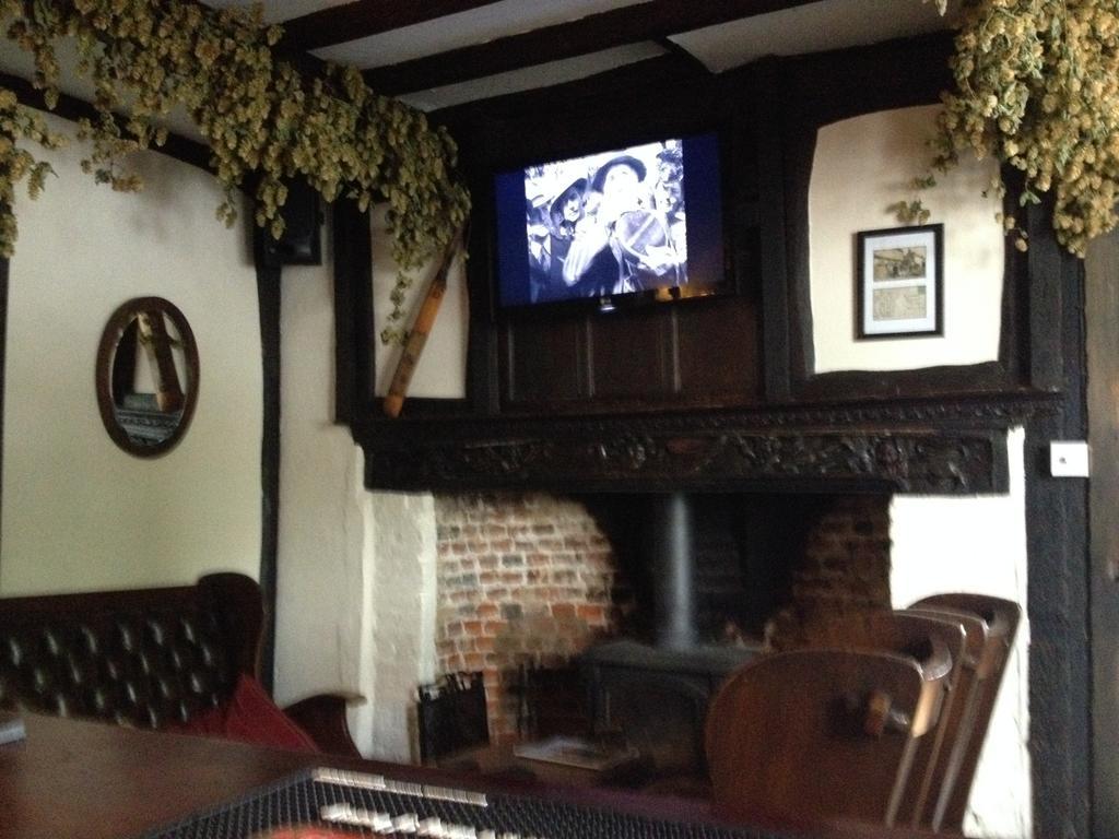 The Abbots Fireside - Channel Tunnel Elham Exterior photo